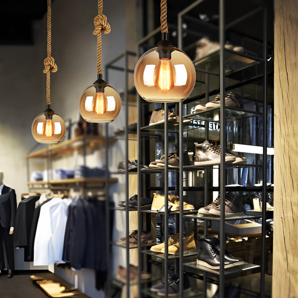 Retro industriel pendel i sisal med glaskuppel – med flettet reb