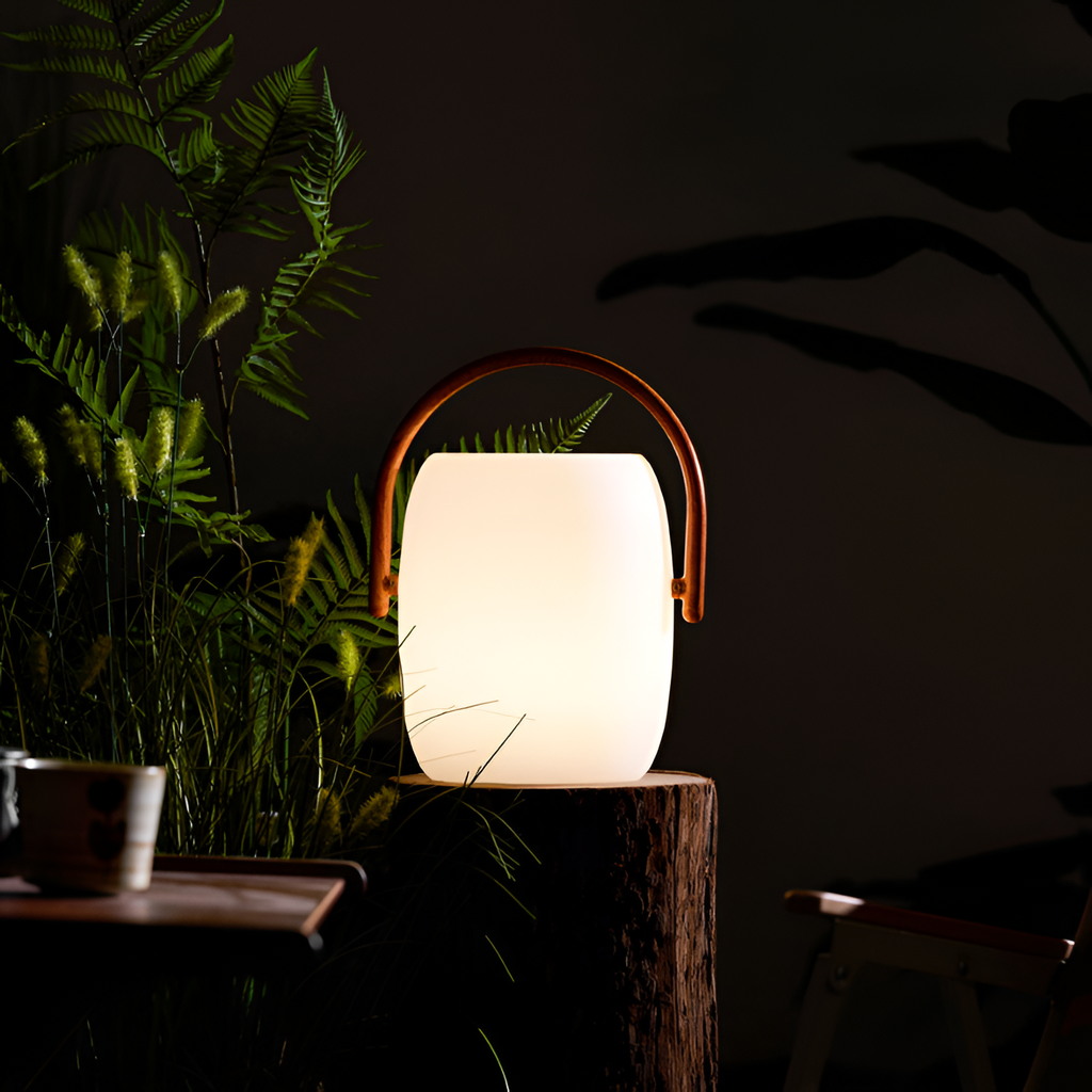 Minimalistisk bærbar lanterne lampe - solcelledrevet