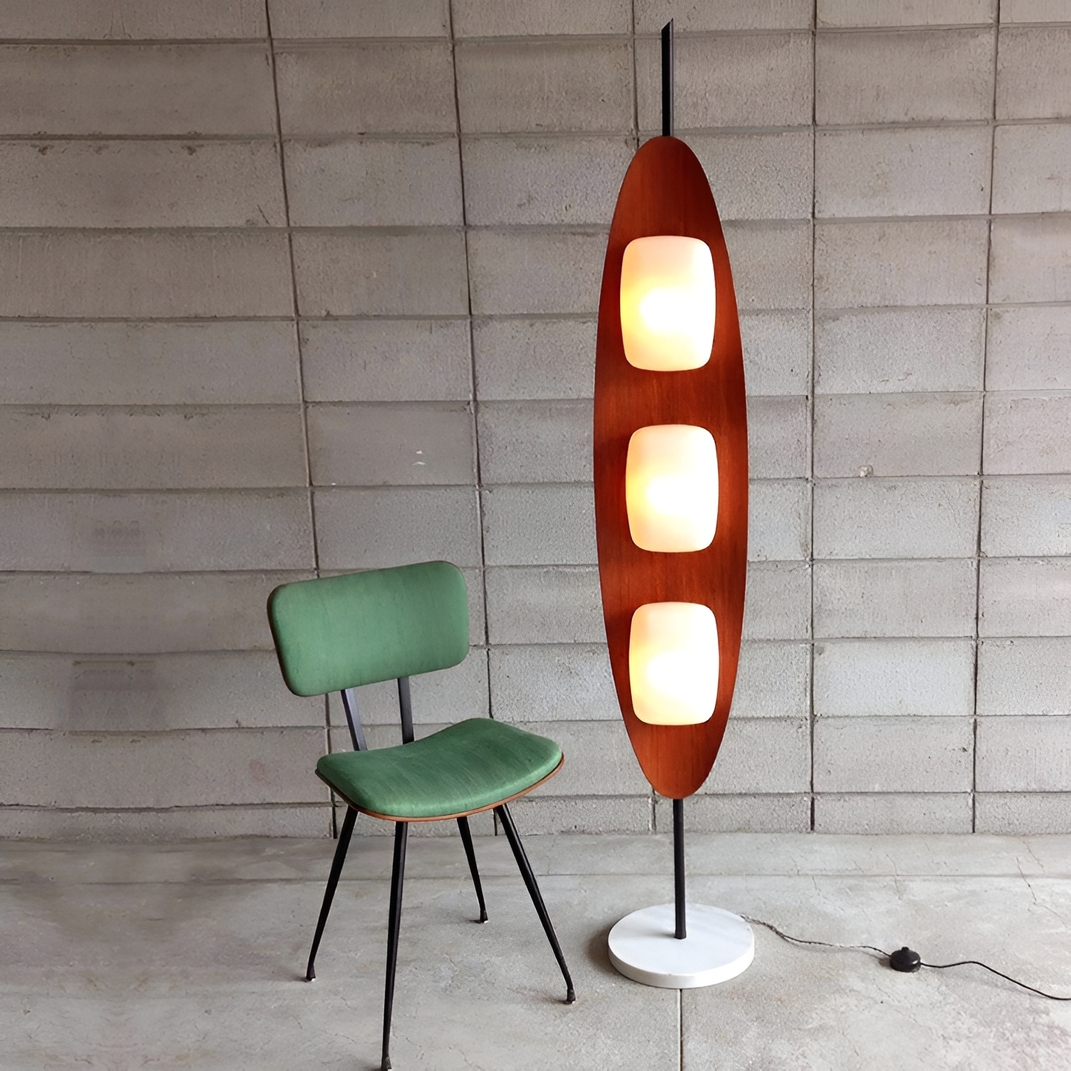 Minimalistisk Gulvlampe I Midt-århundrede-stil – Lodret