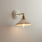 Vintage rund keramisk væglampe i messing – traditionel