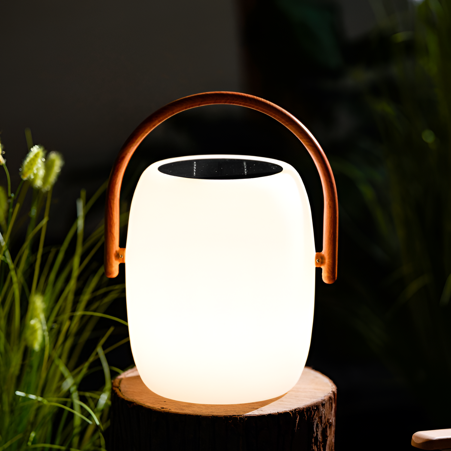 Minimalistisk bærbar lanterne lampe - solcelledrevet