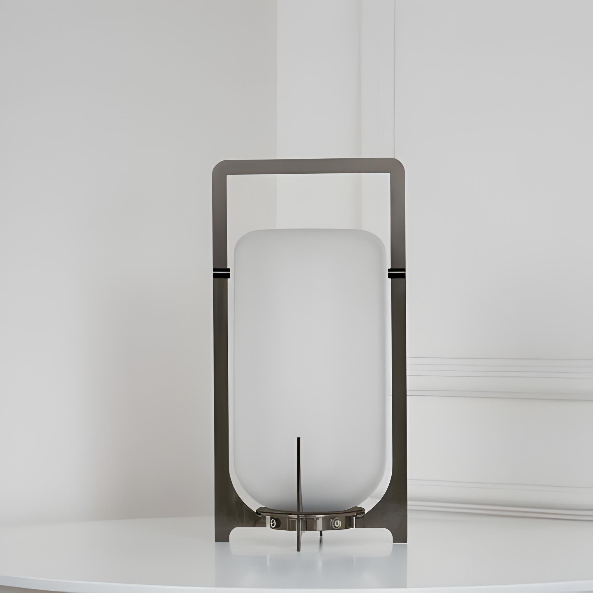 Minimalistisk bærbar lanterne - Industriel stil