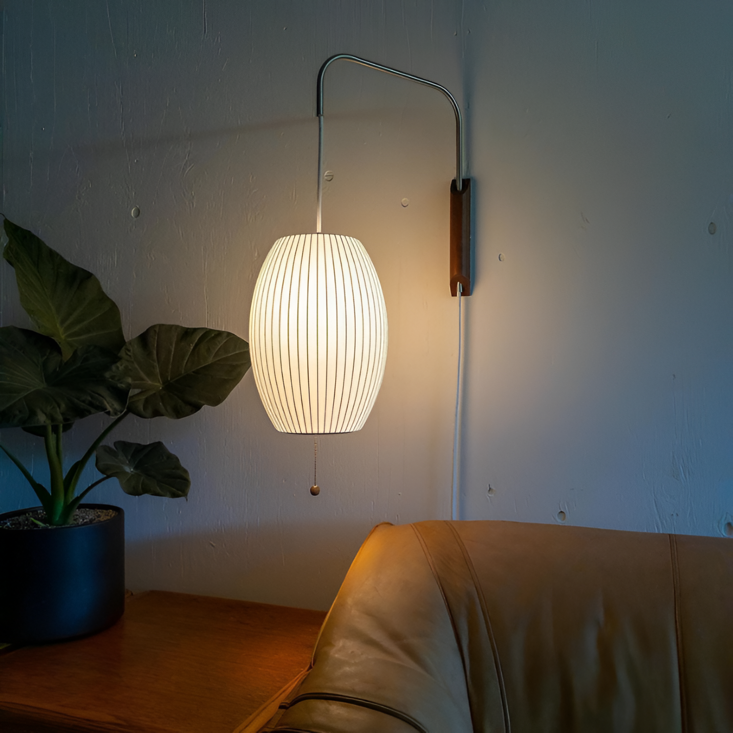 Svingarm Rillet Væglampe - Minimalistisk
