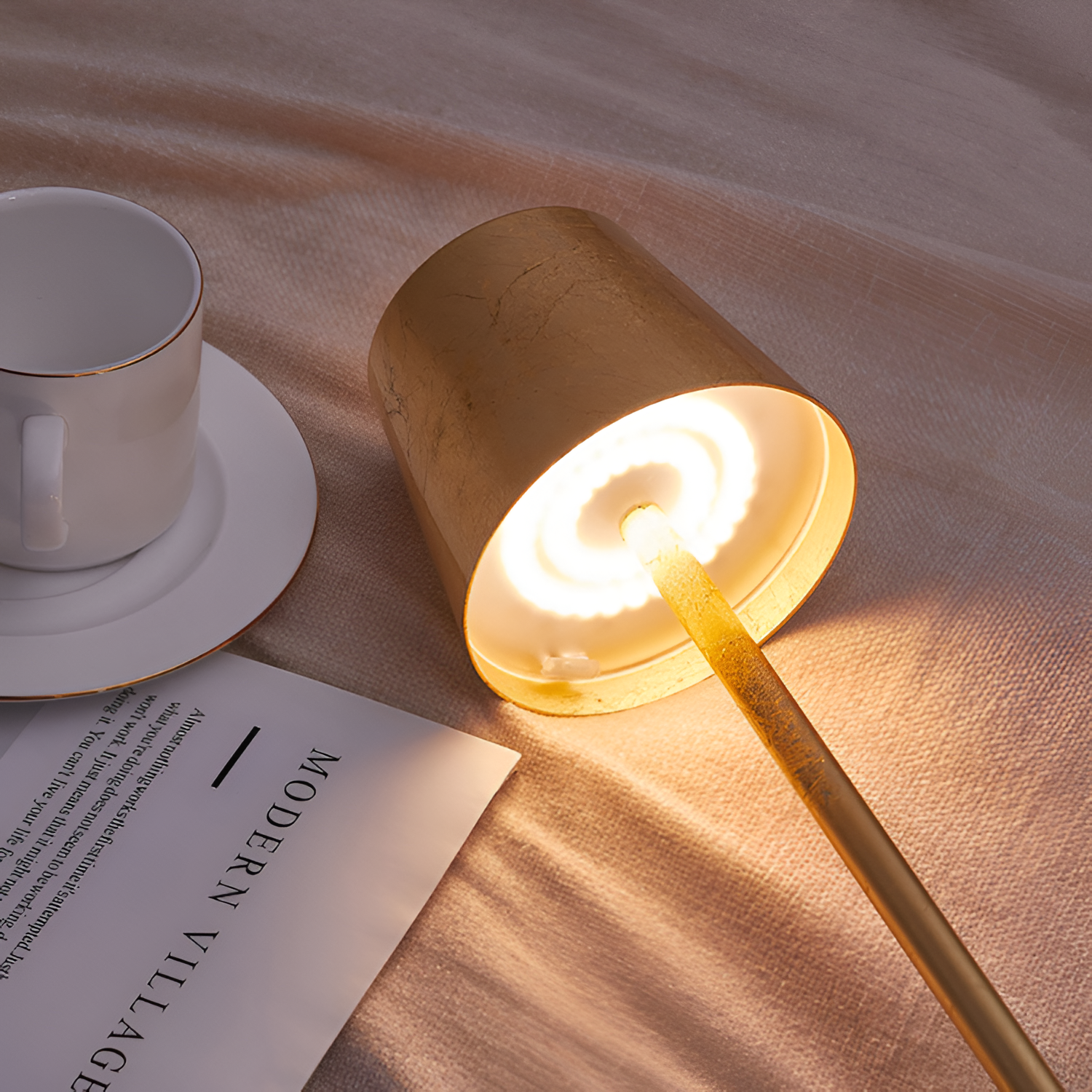 Minimalistisk Trådløs Bordlampe - Dæmpbar