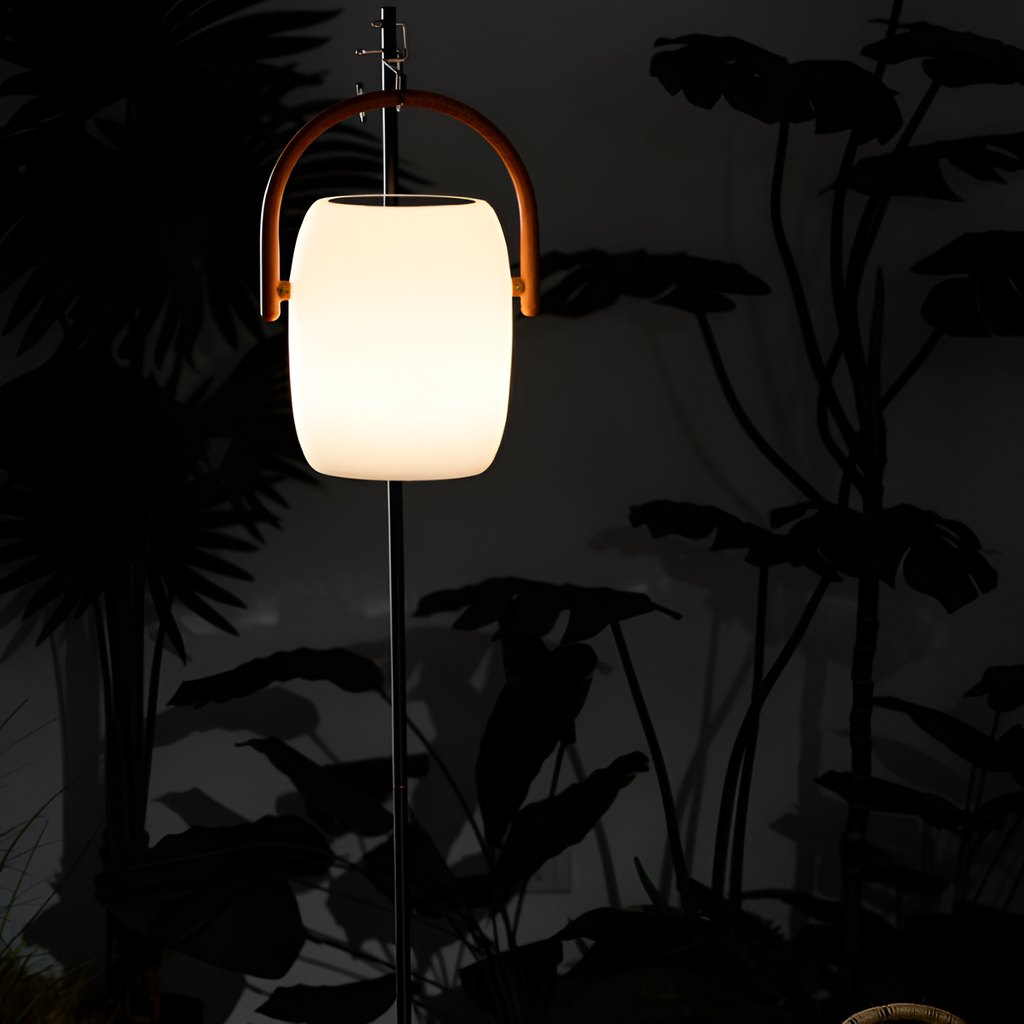 Minimalistisk bærbar lanterne lampe - solcelledrevet