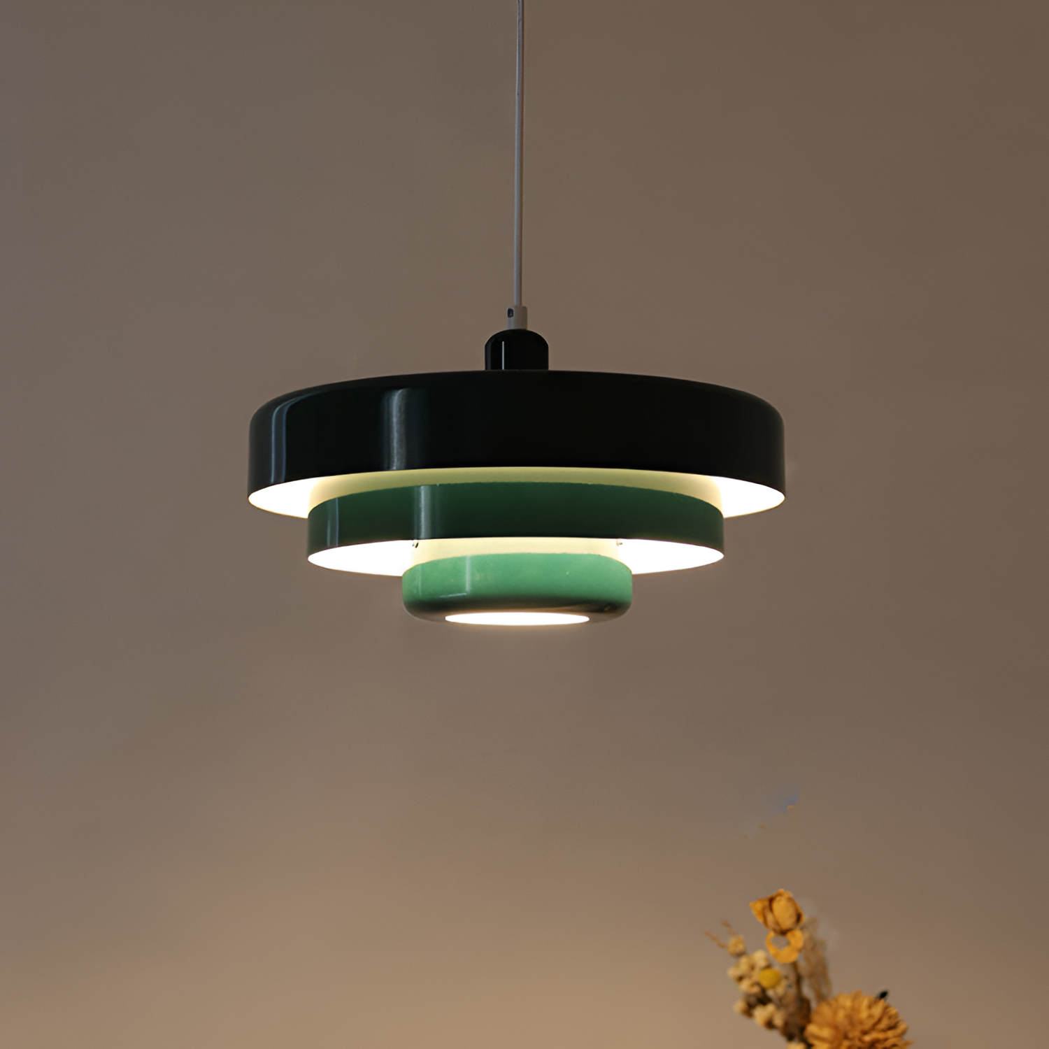 Vintage rund pendel i flere lag af metal – nordisk stil