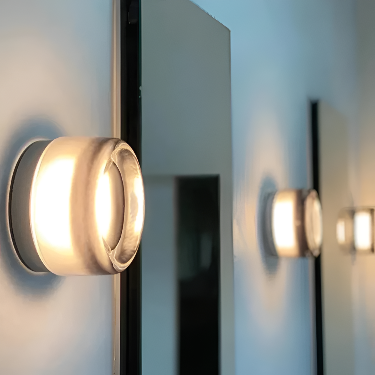 Rund Glasvæglampe - Dæmpbar Ravfarvet LED Lampe
