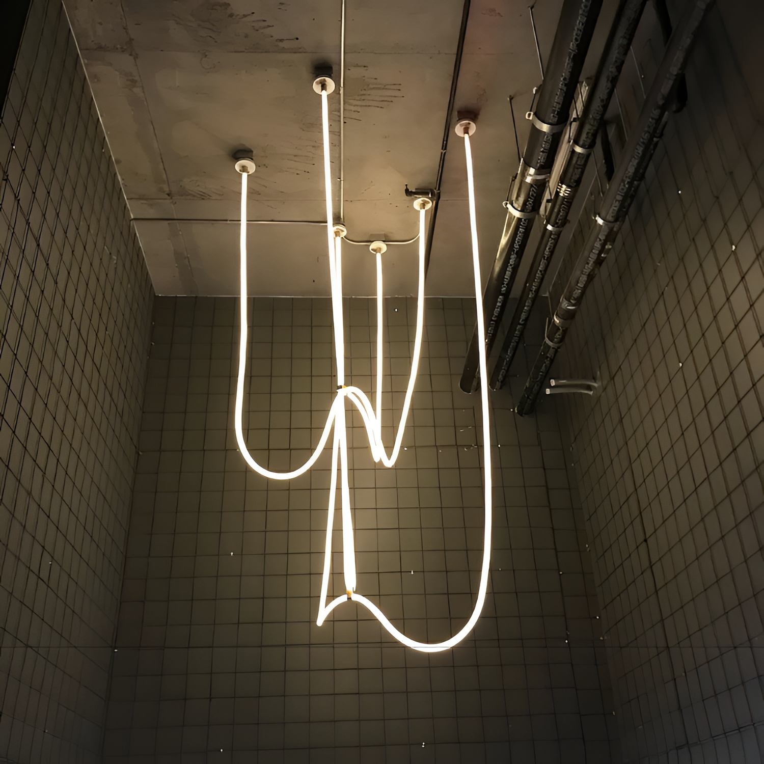 Minimalistisk Modulær Loop Lysekrone - Justerbar