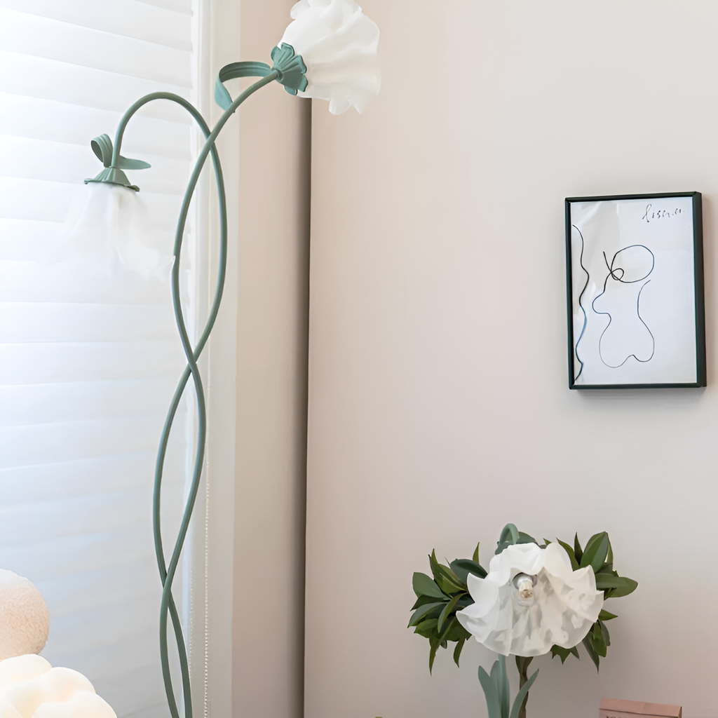 Blomstret buet gulvlampe - justerbar