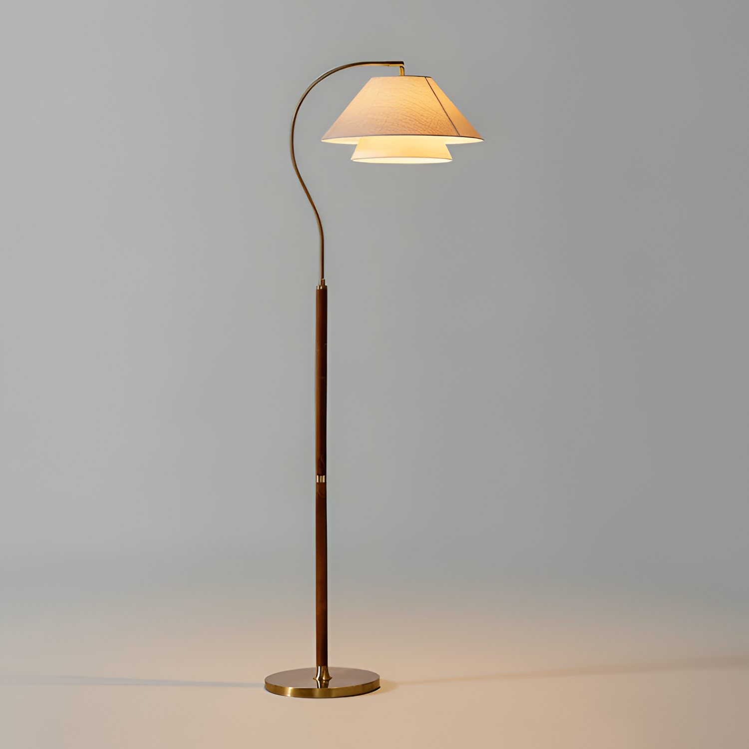 Buet Gulvlampe - Minimalistisk