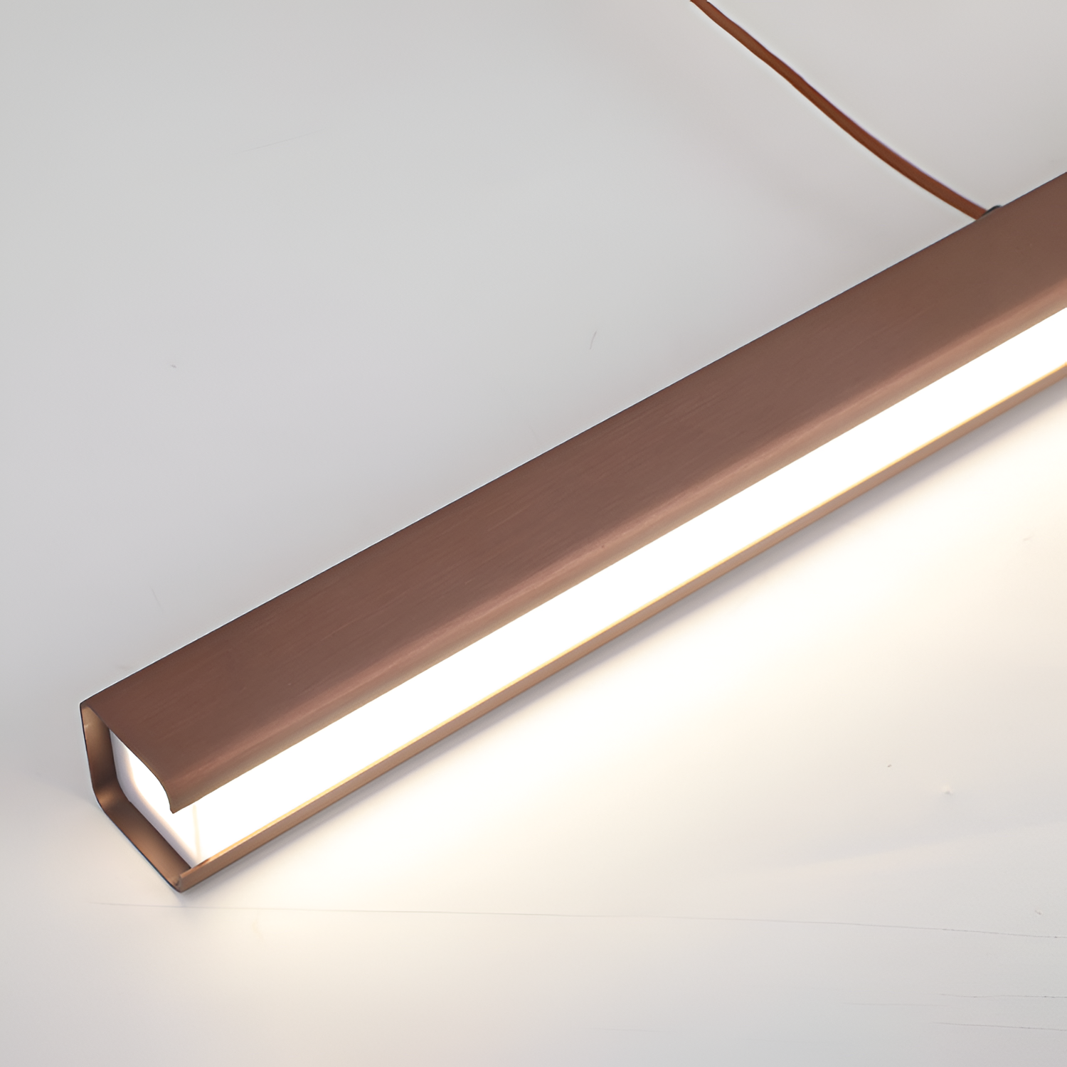 Minimalistisk Lineær Pendellampe - Strømlinet