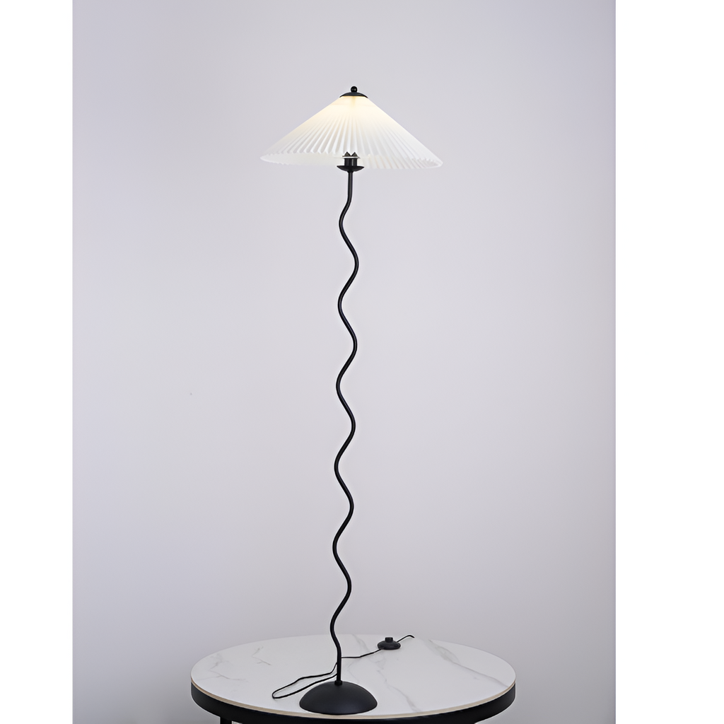 Plisseret Bølget Gulvlampe - Minimalistisk