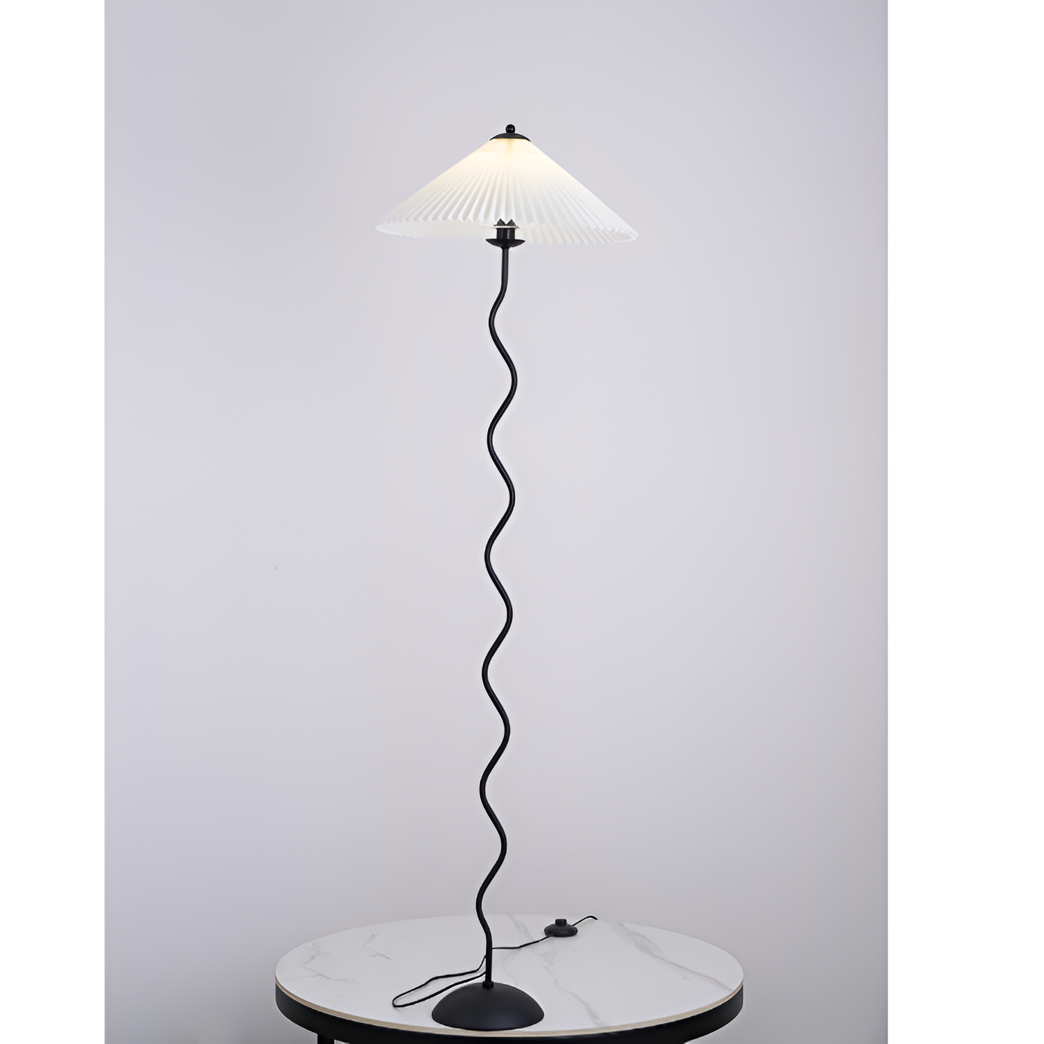 Plisseret Bølget Gulvlampe - Minimalistisk
