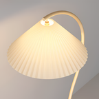 Bueformet Buet Gulvlampe - Plisseret