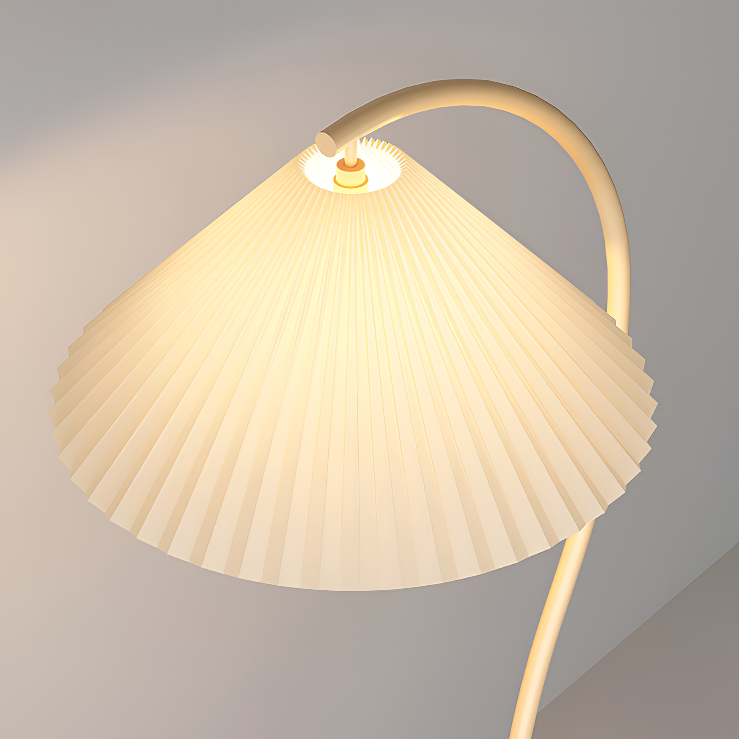 Bueformet Buet Gulvlampe - Plisseret