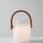 Minimalistisk bærbar lanterne lampe - solcelledrevet