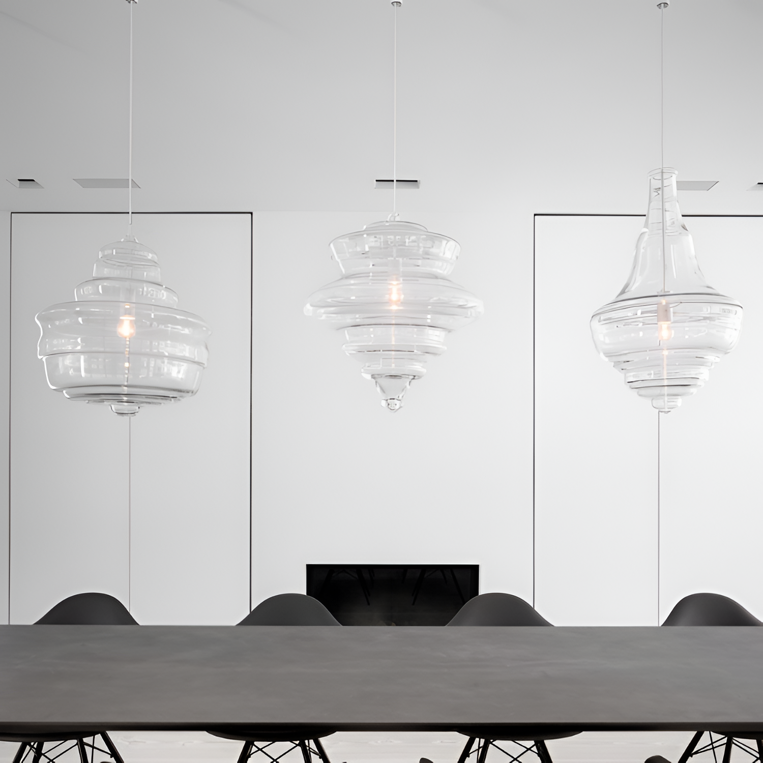 Skulpturel Rillet Glaspendel - Minimalistisk