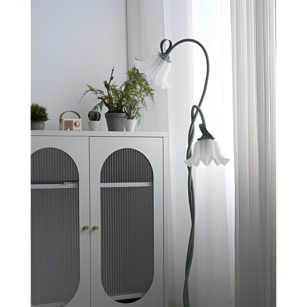Blomstret buet gulvlampe - justerbar