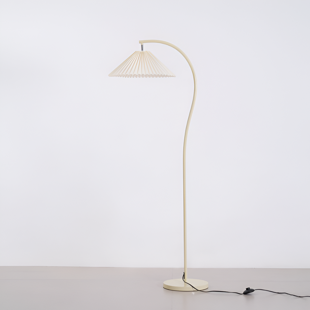 Bueformet Buet Gulvlampe - Plisseret