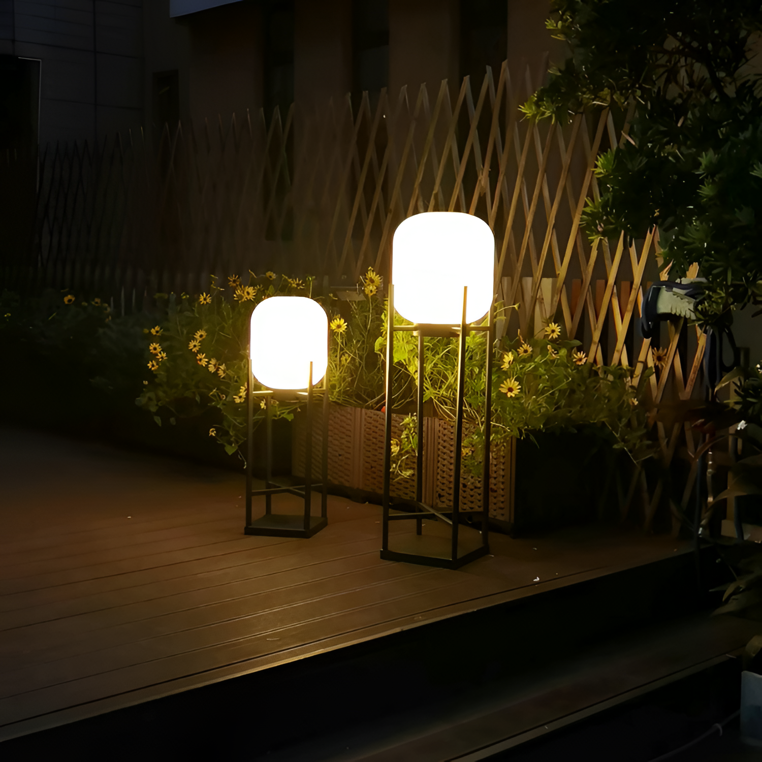 Geometrisk Industriel Solcelle Gulvlampe - Minimalistisk