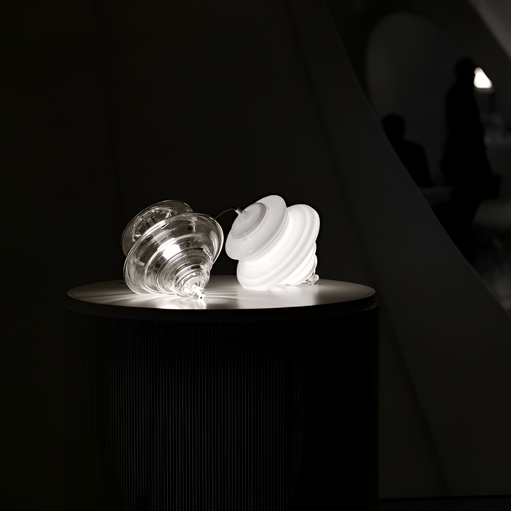 Skulpturel Rillet Glaspendel - Minimalistisk