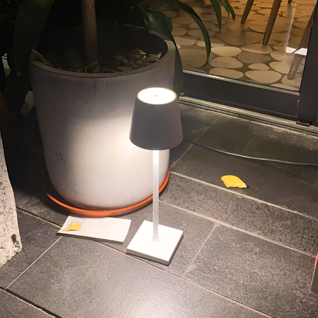 Minimalistisk Trådløs Bordlampe - Dæmpbar