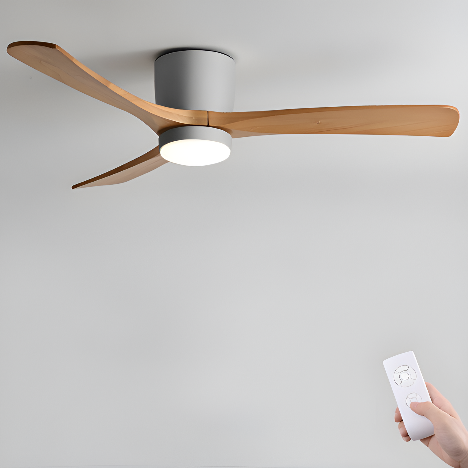 Nordisk Træ Loftsventilatorslampe - Justerbar