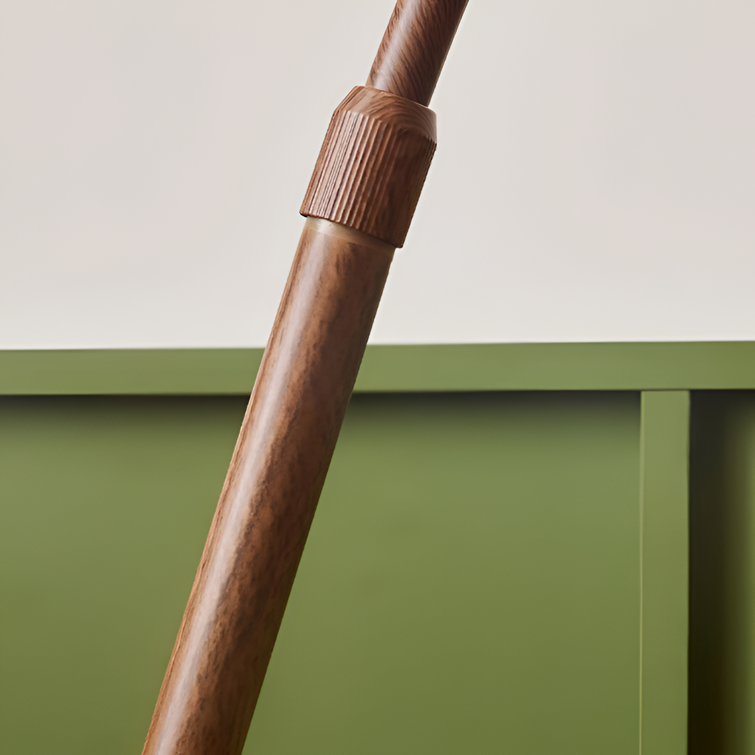 Mid-century Moderne Buegulvlampe - Justerbar
