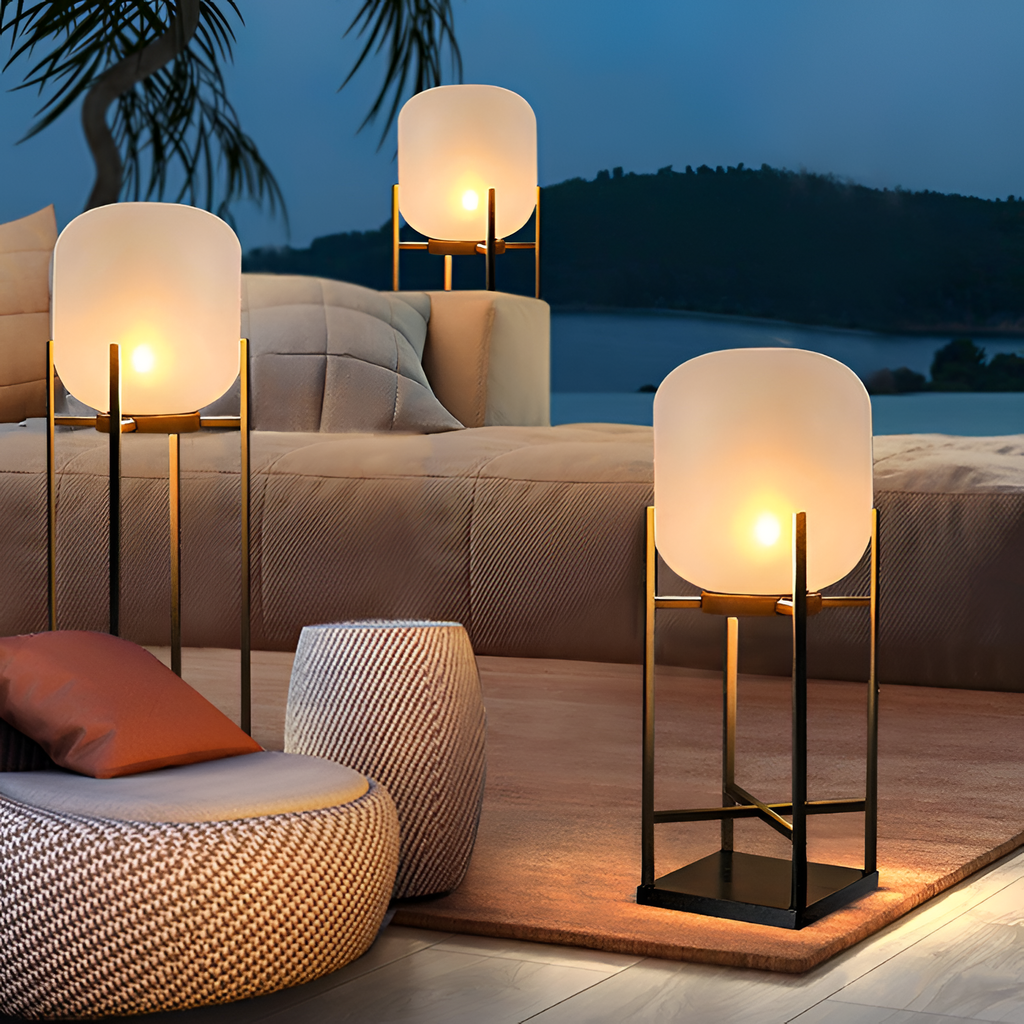 Geometrisk Industriel Solcelle Gulvlampe - Minimalistisk