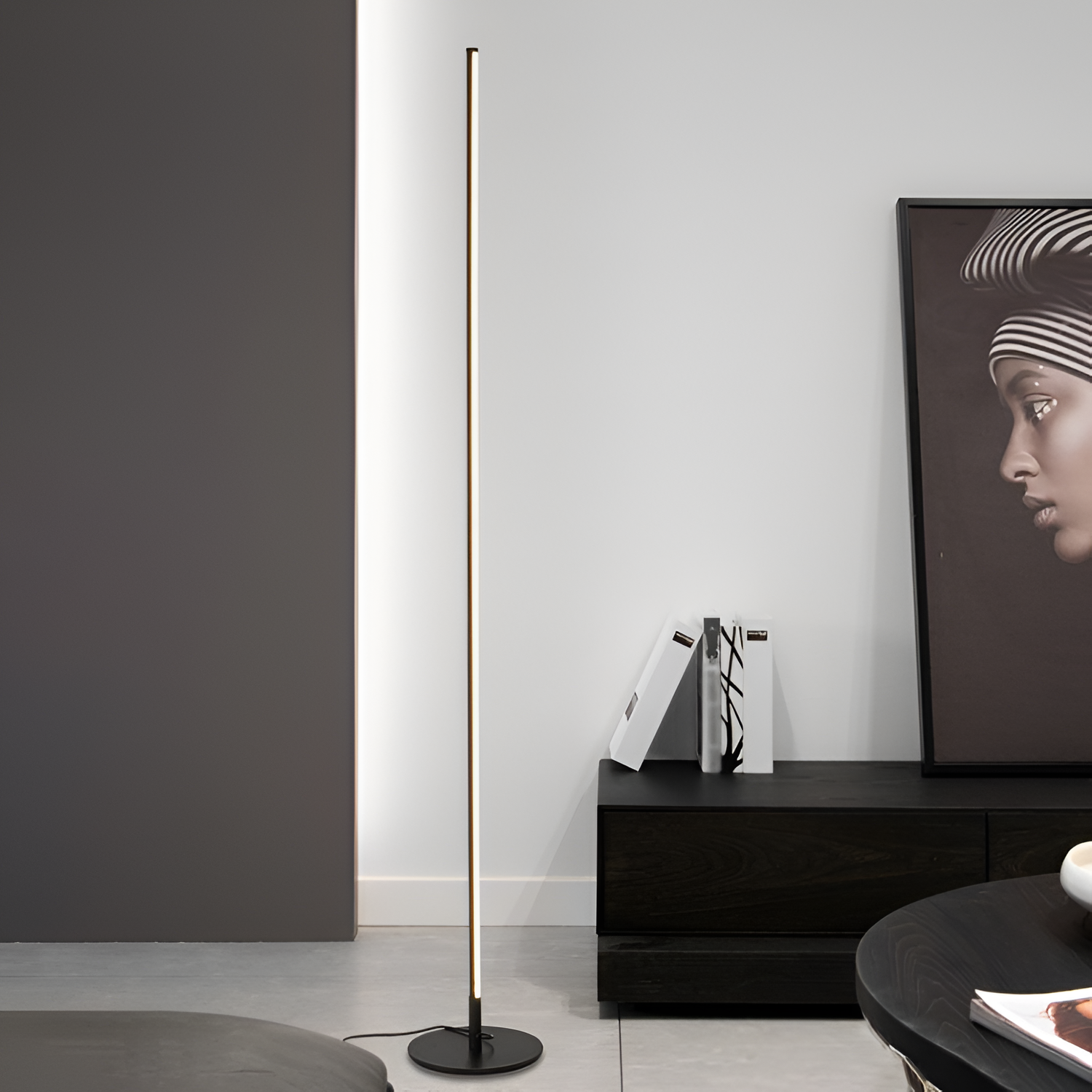 Minimalistisk Slank Gulvlampe - Lineær