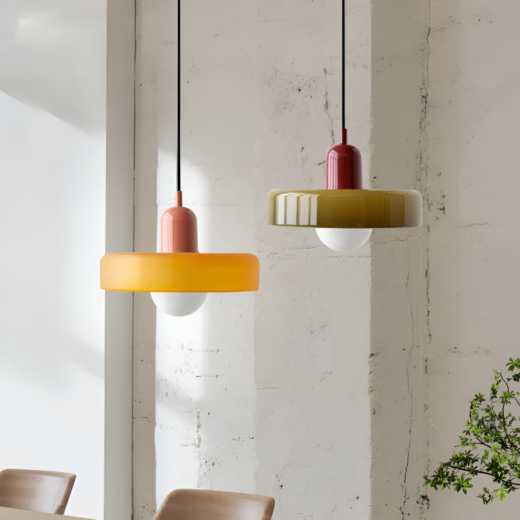 Nordisk retro-pendel i glas – farverig belysning