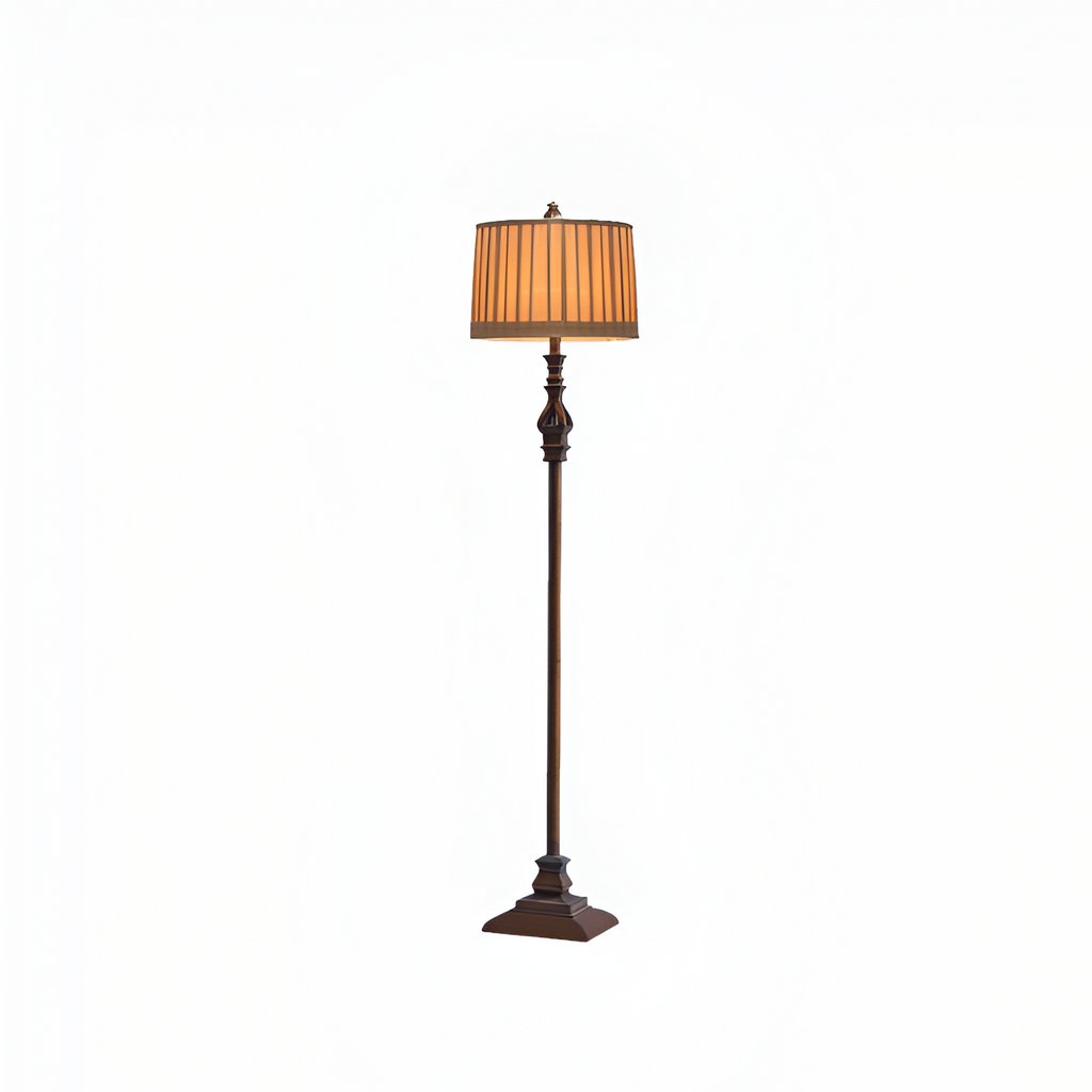 Traditionel Udsmykket Gulvlampe - Udskåret Detalje
