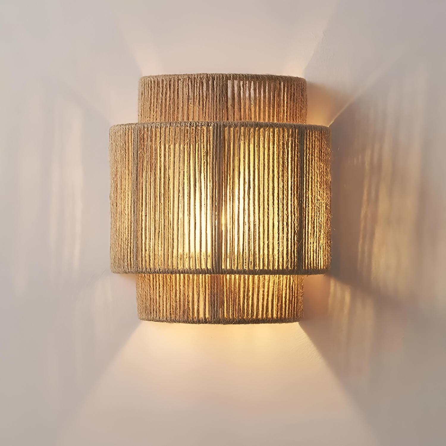 Væglampe med rattan-håndtag – LED-væglampe