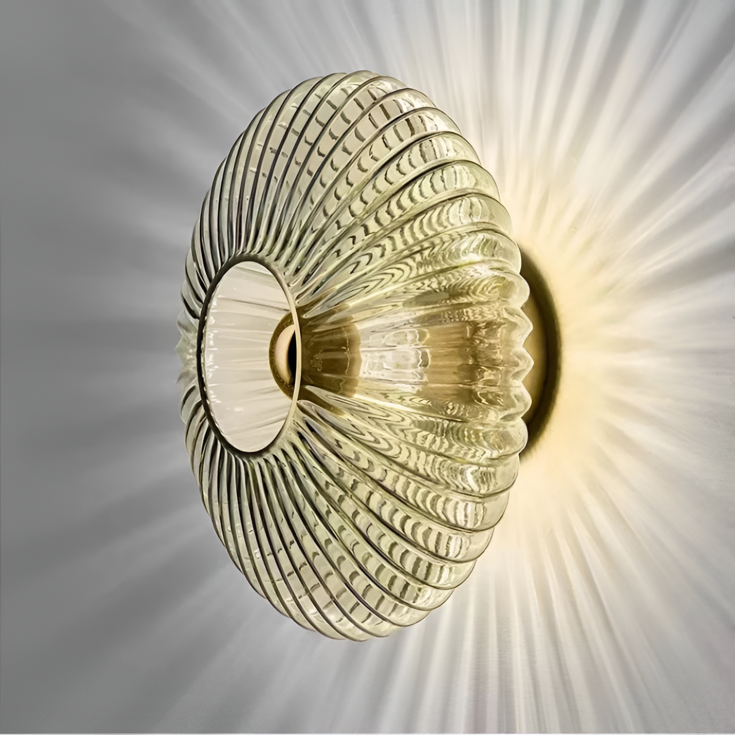 Retro-lampe i ribbet glas med bølgemønster – lysdæmpbar