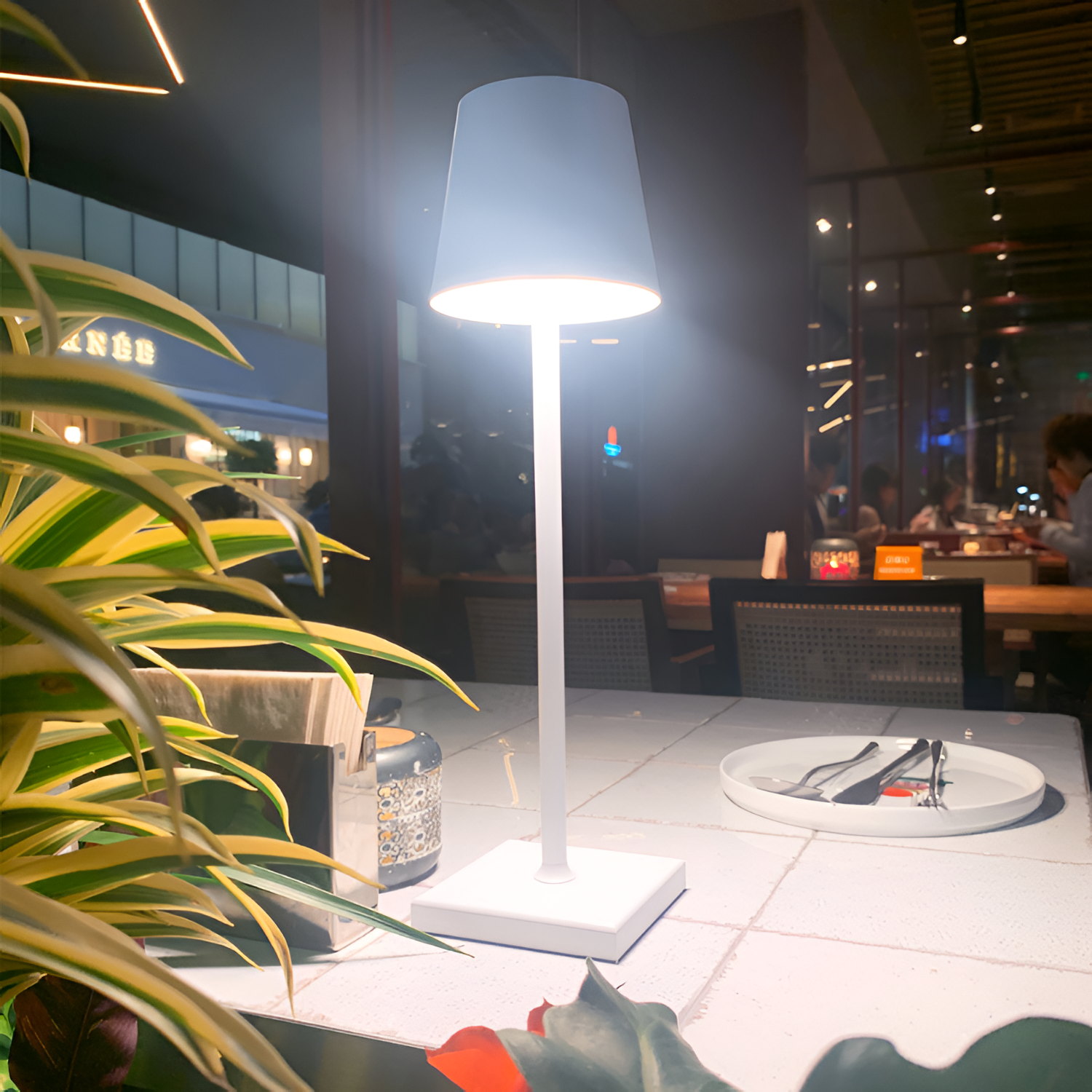 Minimalistisk Trådløs Bordlampe - Dæmpbar