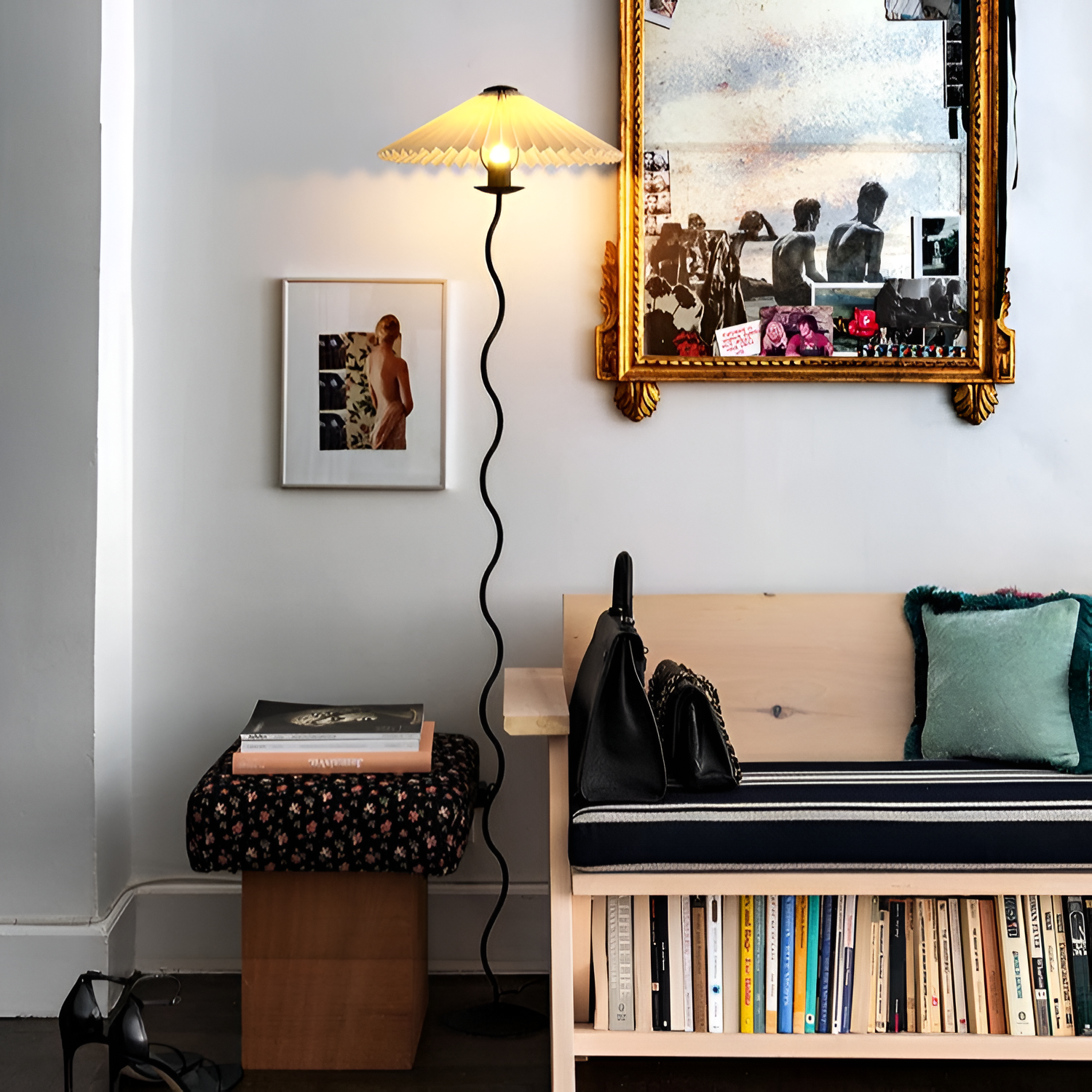Plisseret Bølget Gulvlampe - Minimalistisk