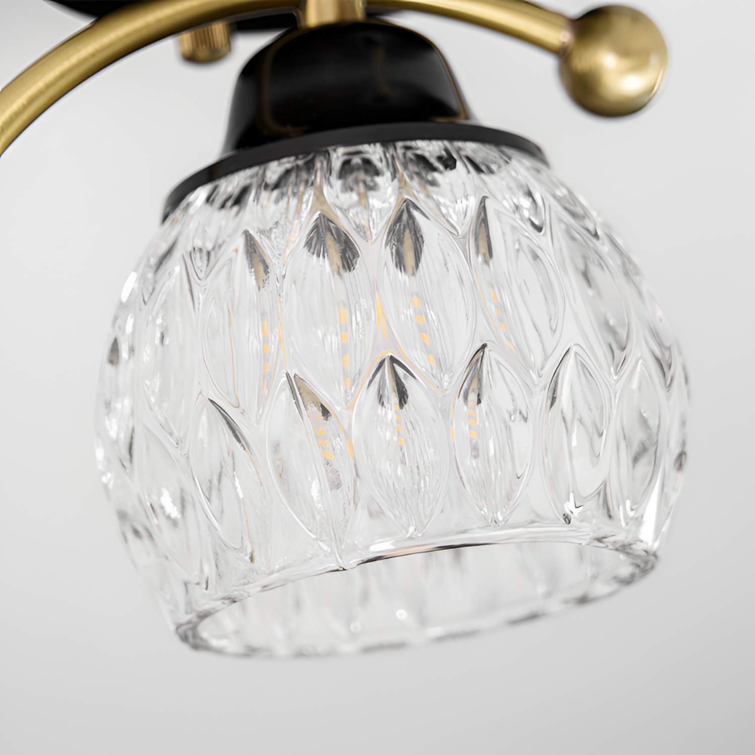 Crescent-figur med struktureret loftlampe – lysdæmpbar