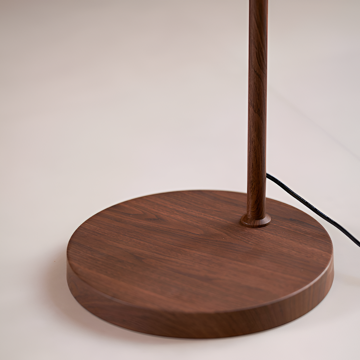 Mid-century Moderne Buegulvlampe - Justerbar