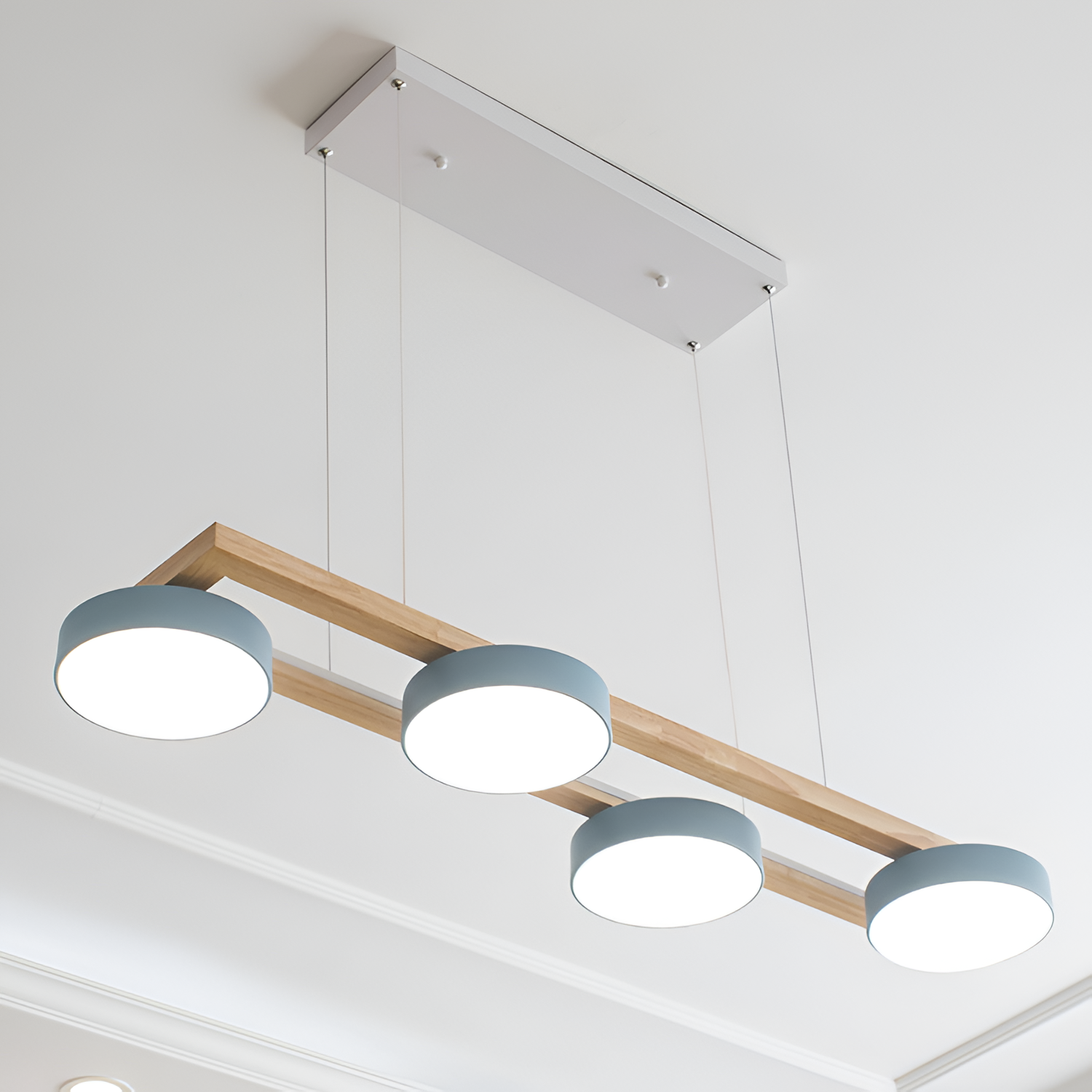 Nordisk Lineær Lysekrone - Minimalistisk