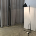 Industriel Minimalistisk Gulvlampe - Justerbar