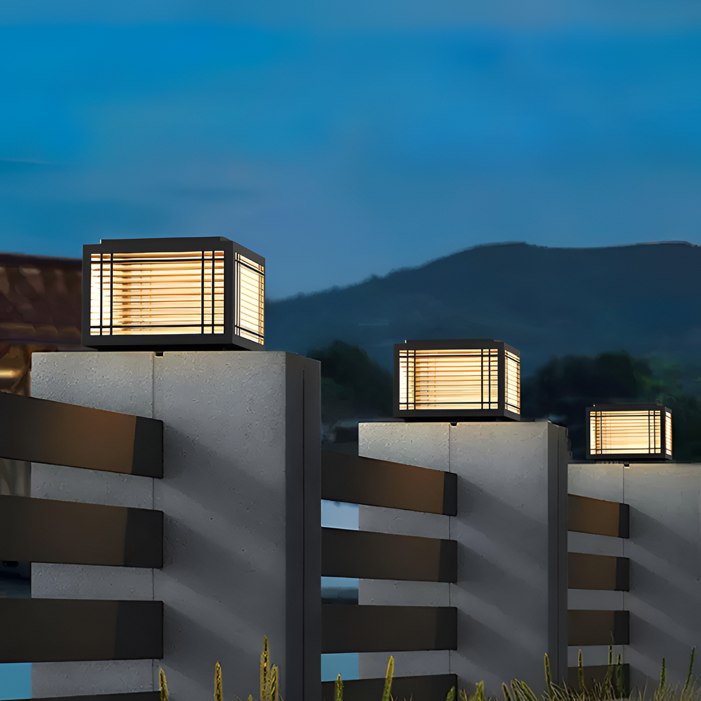 Moderne Minimalistisk Stolpelampe - Solcelledrevet