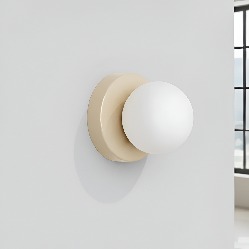Nordisk Ball LED-væglampe – Moderne belysning til soveværelset
