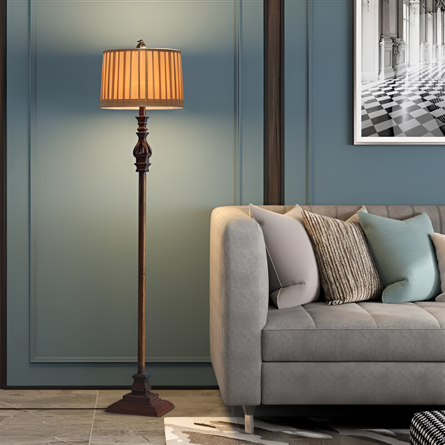 Traditionel Udsmykket Gulvlampe - Udskåret Detalje