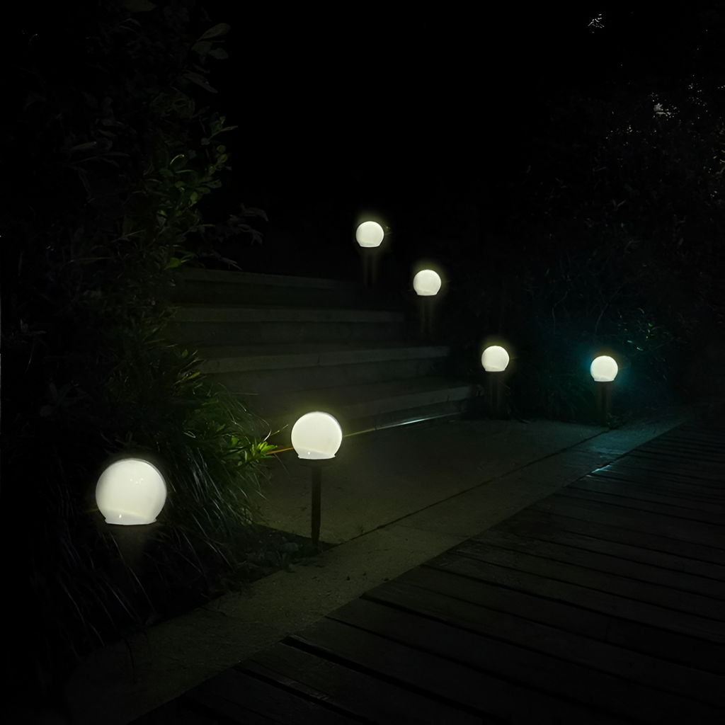 Rund LED-solcellelampe – Energieffektiv udendørs havedekoration