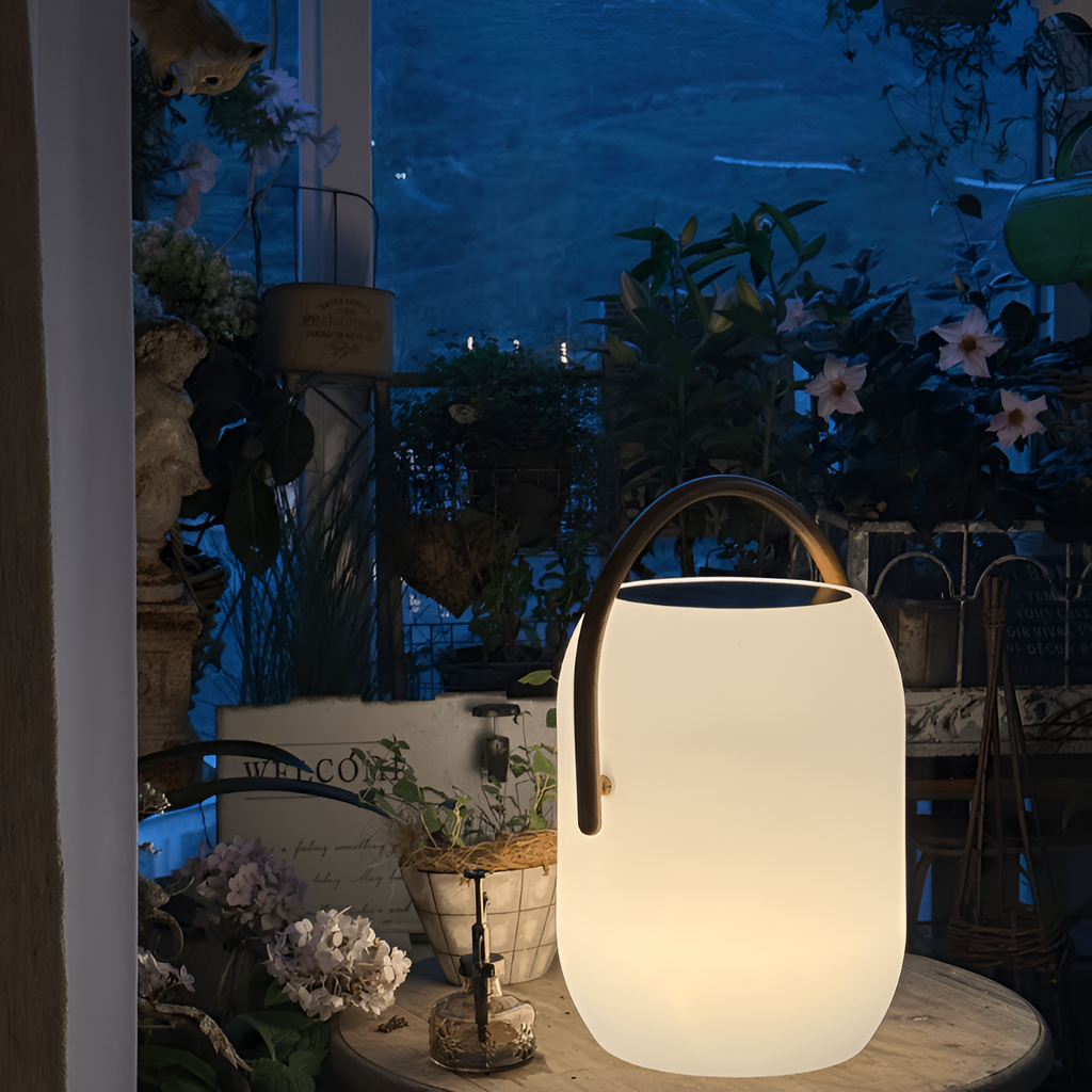 Minimalistisk bærbar lanterne lampe - solcelledrevet
