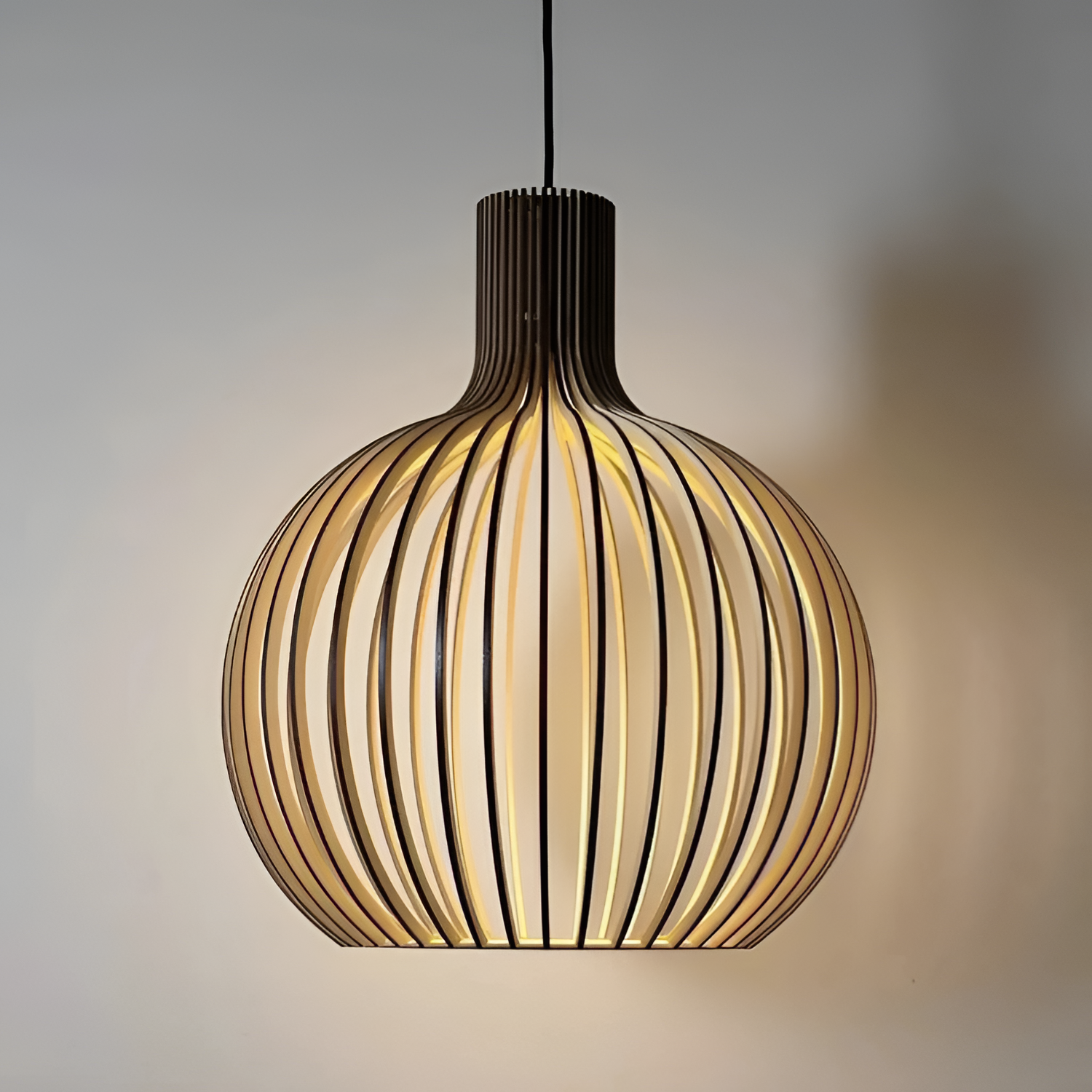 Nordisk Trælampe med Lameller - Moderne Stue