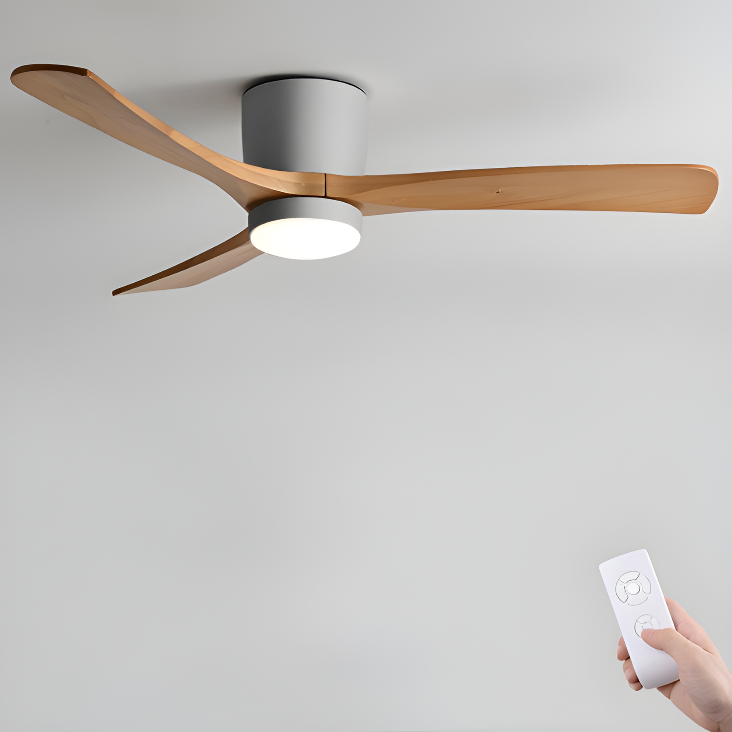 Nordisk Træ Loftsventilatorslampe - Justerbar