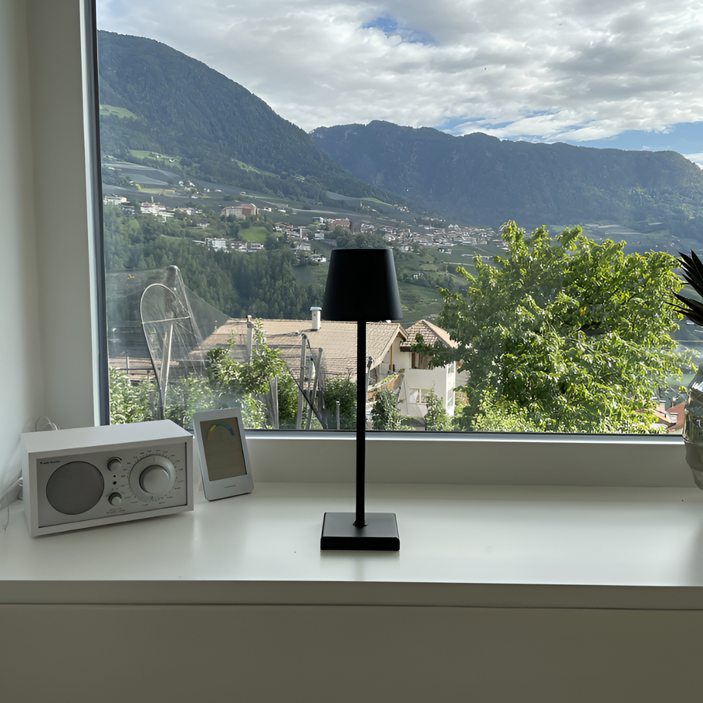 Minimalistisk Trådløs Bordlampe - Dæmpbar