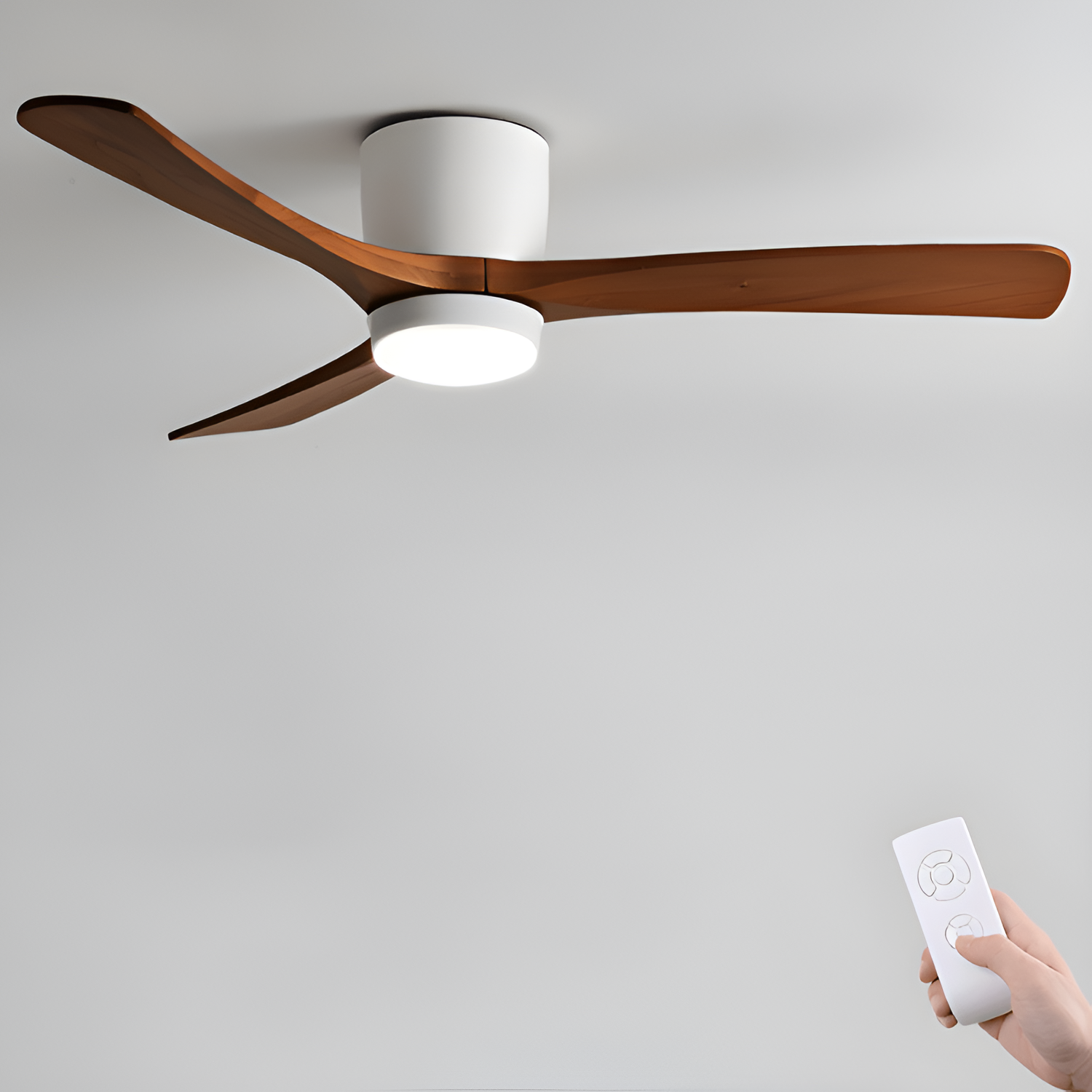 Nordisk Træ Loftsventilatorslampe - Justerbar