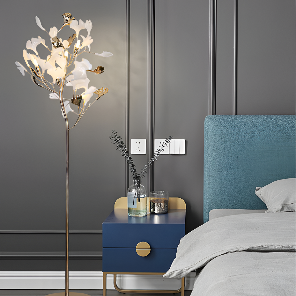 Blomstrende Træ Gulvlampe - Minimalistisk